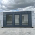 Módulo Habitacional 8×3 Metros con Paneles Aislantes PIR